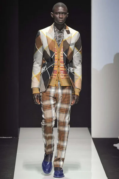 Look 8